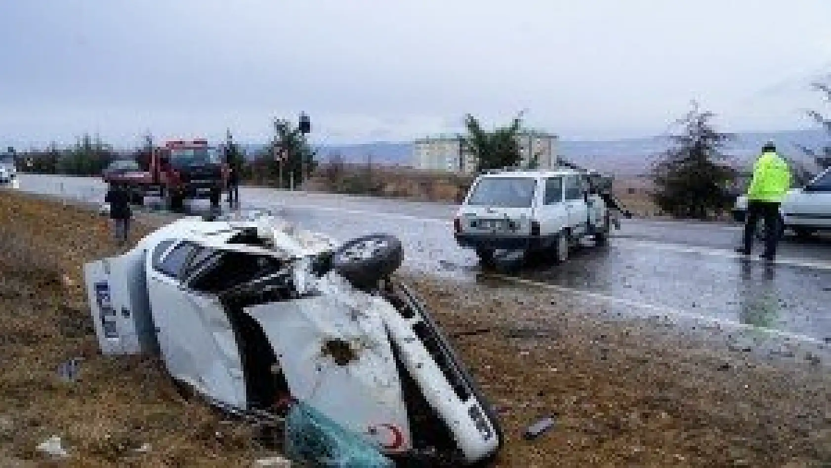 Kastamonu'da iki otomobil çarpıştı: 1 ölü, 2 yaralı