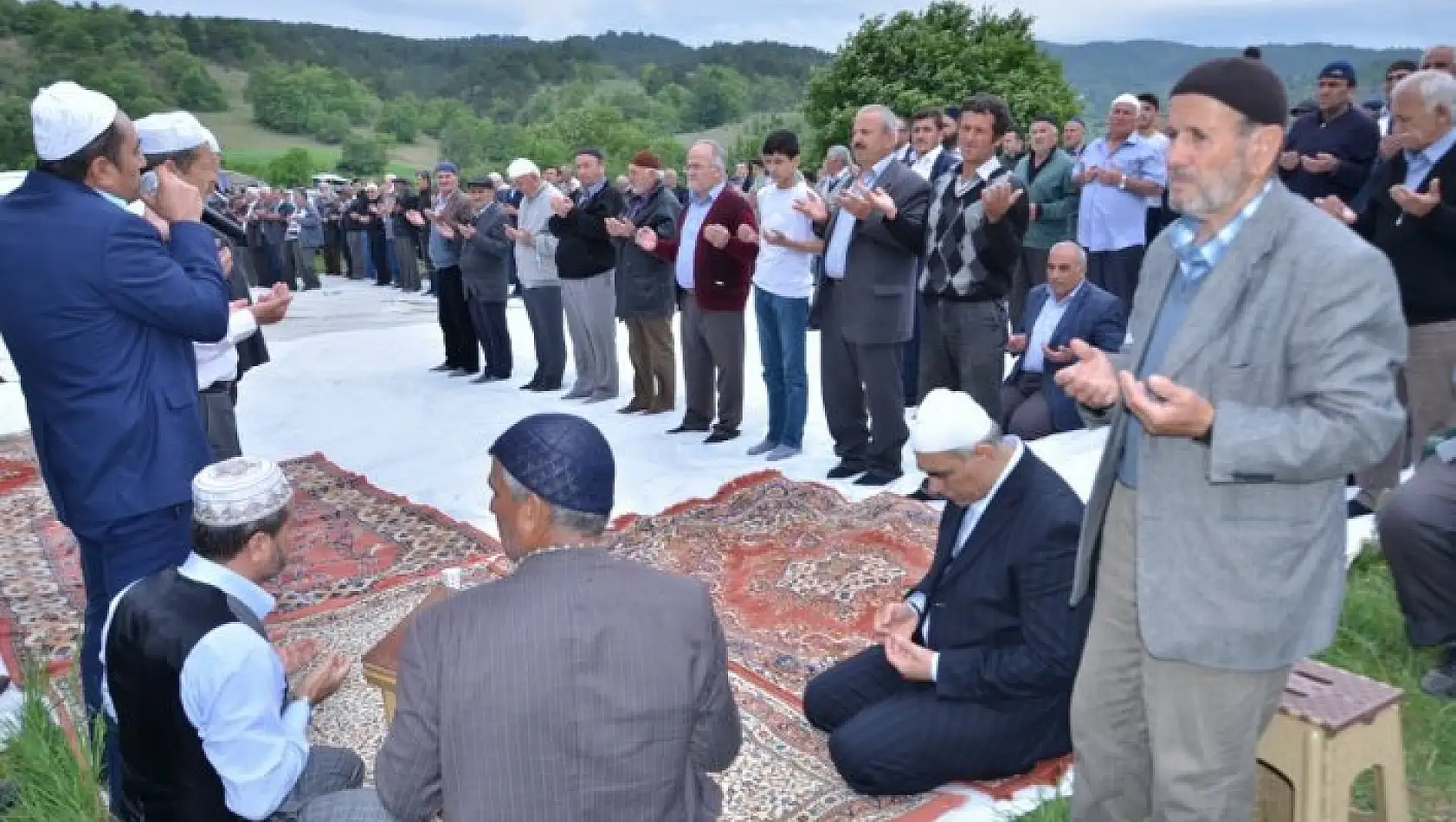 Erik köyünde Hıdırellez yağmur duasıyla kutlandı