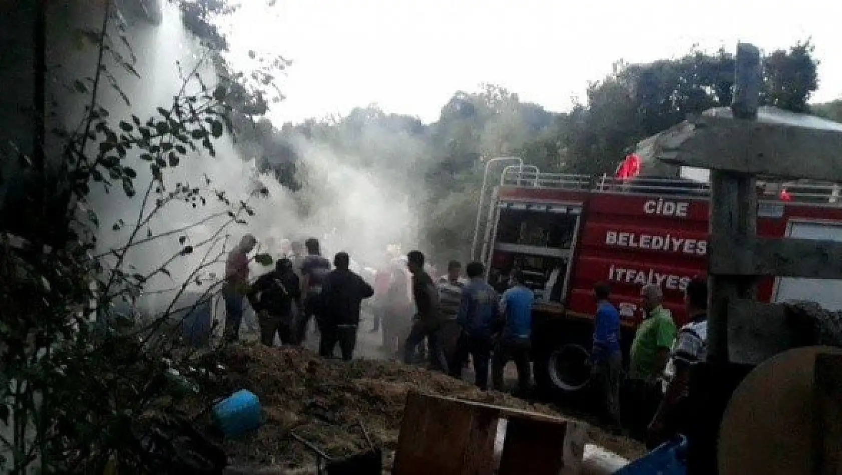 Kastamonu'da üç katlı binada yangın çıktı