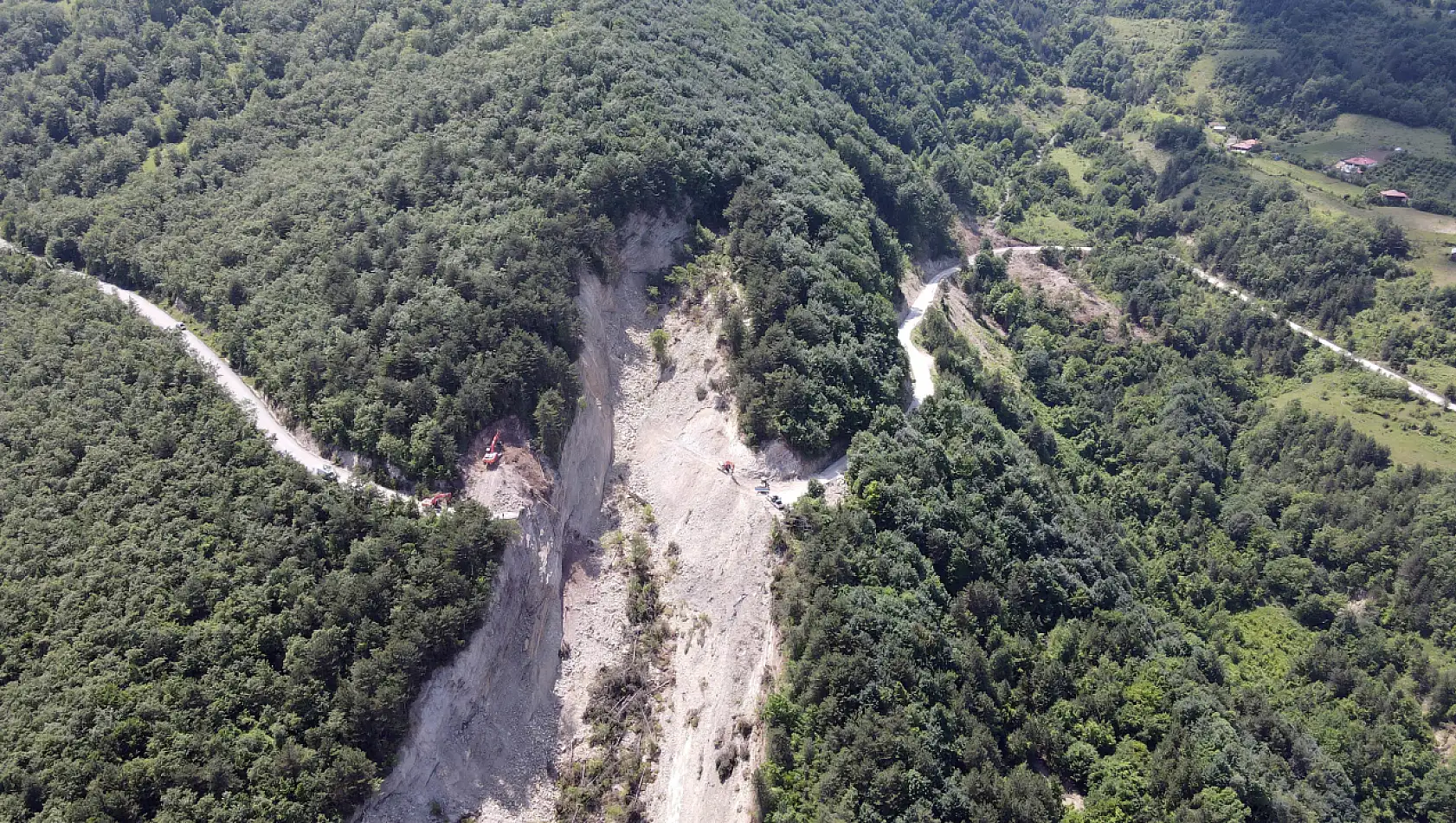 500 metre kaymıştı! Yeniden inşa ediliyor