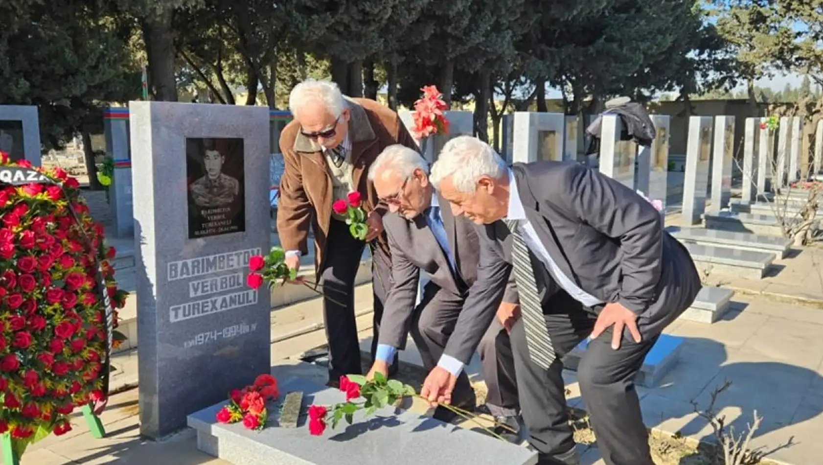 Azerbaycanlılar Karabağ kahramanlarını unutmuyor