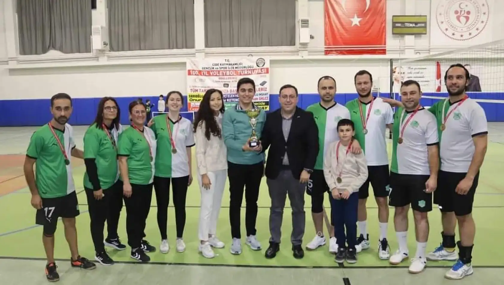 Cide'de Voleybol Turnuvası sona erdi