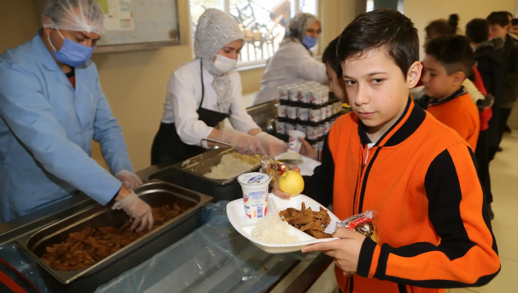 Her gün 11 bin 7 öğrenciye ücretsiz yemek