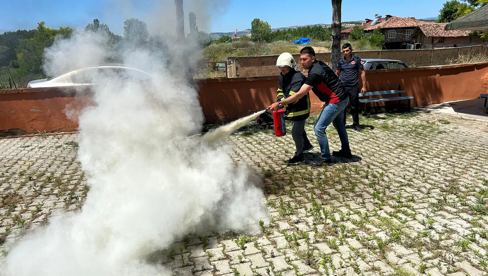 Köyde yangın söndürme tatbikatı