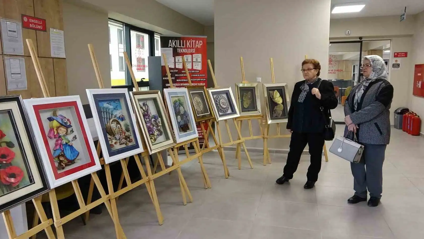 Yapımı günlerce süren sergi ziyarete açıldı