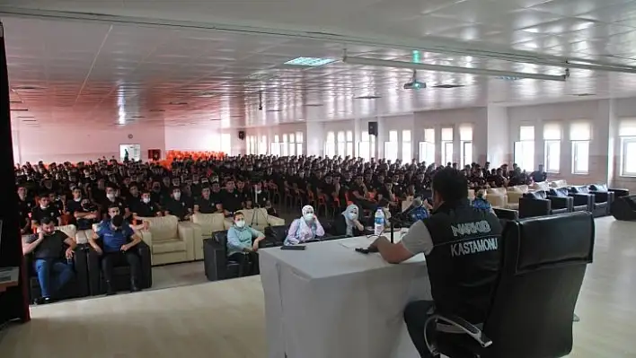 'En İyi Narkotik Polisi Anne' semineri düzenlendi