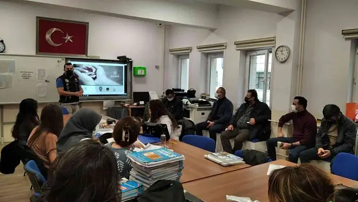 'En İyi Narkotik Polisi Anne' seminerleri devam ediyor