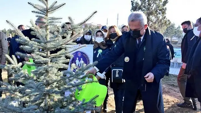 40 bin fidan toprakla buluşturuldu