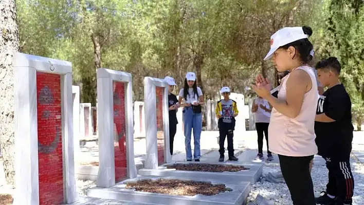 'Şerife Bacı'nın torunları' Çanakkale'yi gezdi