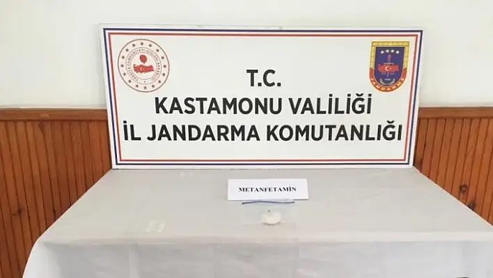 Uyuşturucu ile yakalanan 2 kişi gözaltına alındı