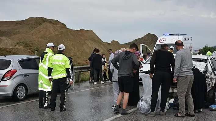 1 gecede 11 ayrı trafik kazası: 1 ölü, 31 yaralı