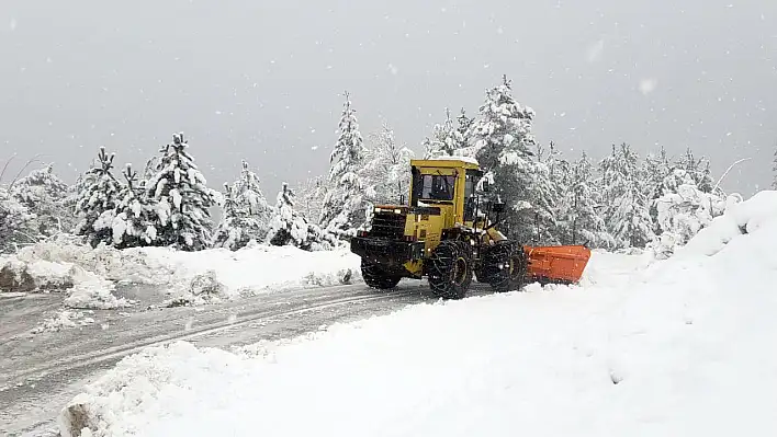 13 köy yolu ulaşıma kapandı