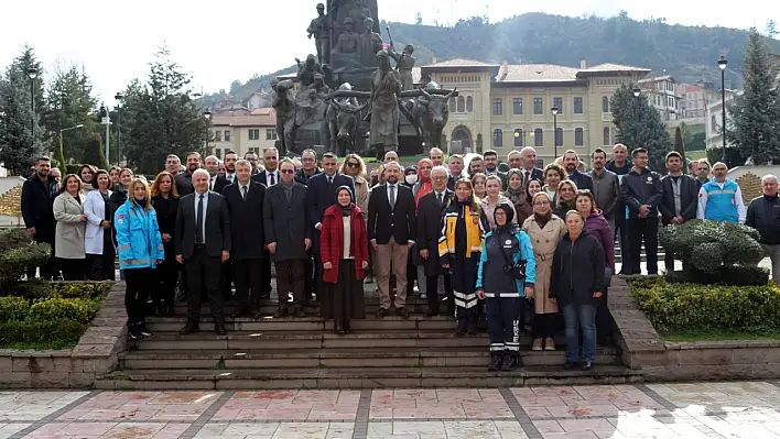 14 Mart Tıp Bayramı'nda çelenk sunuldu