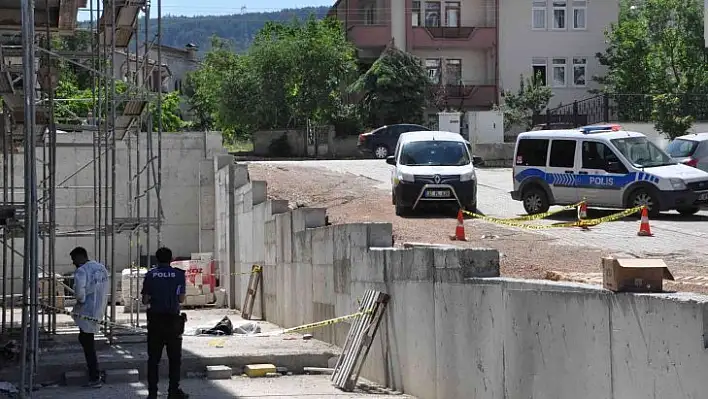 15'inci kattan düştü! Hayatını kaybetti