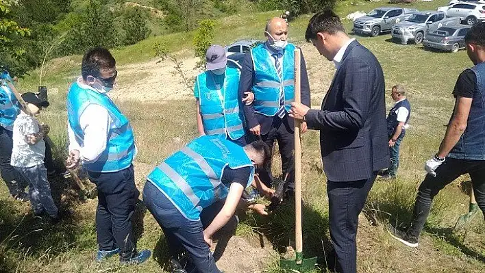 15 Temmuz şehitleri anısına fidan dikildi