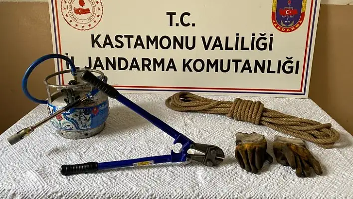 2 kilometrelik enerji hattını çaldılar JASAT ekiplerine yakalandılar