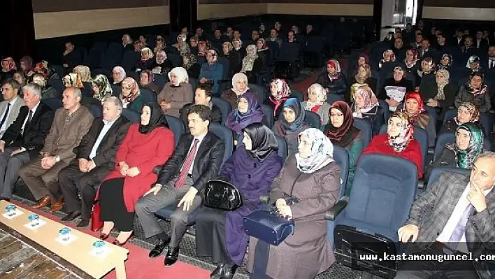 'Aile Okulu' Konferansı Düzenlendi