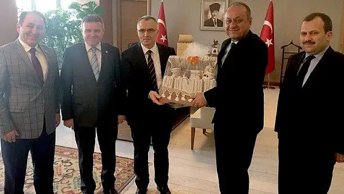 Babaş, Bakan Naci Ağbal'a Projelerini Sundu