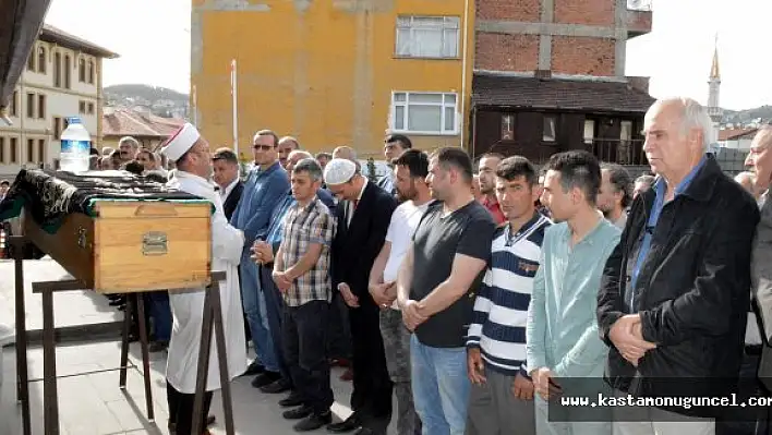 Oğlunun Cenazesini İzledi