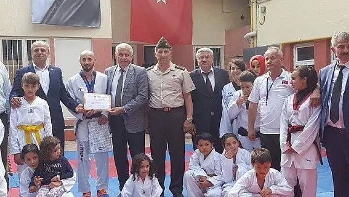 Tosyalı Taekwondoculardan Müthiş Gösteri!