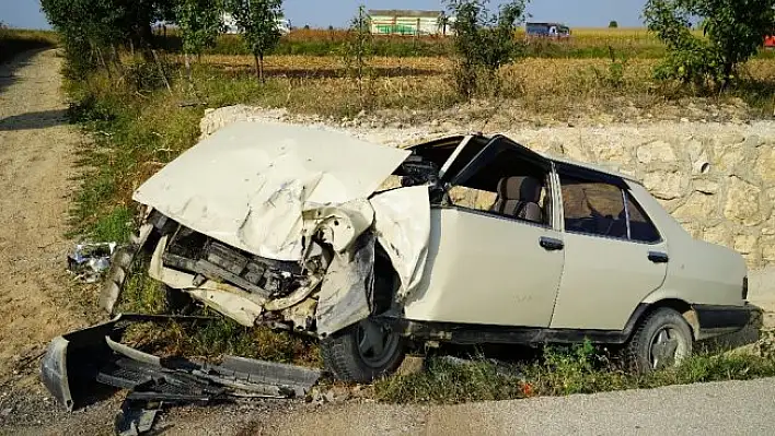 Hastaneye giderken kazada yaralandılar