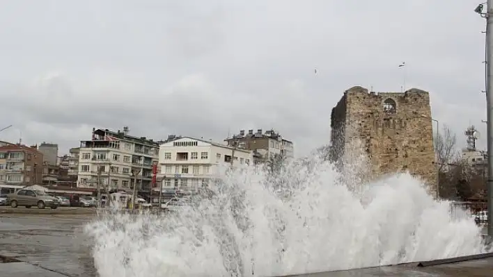 Karadeniz'de fırtına