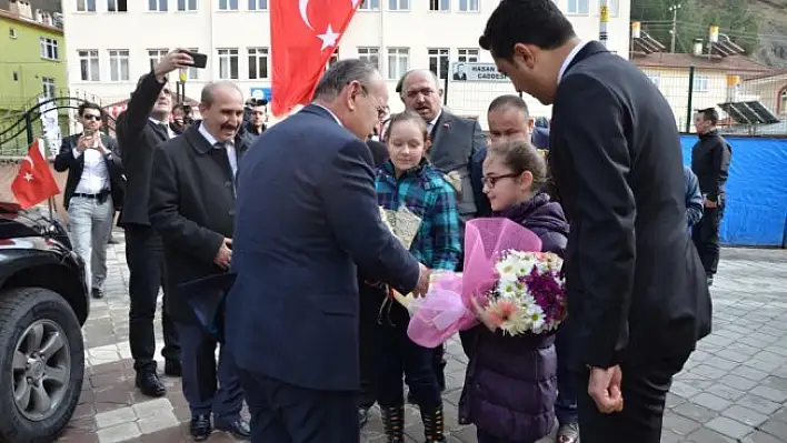 Kastamonu'da şehit polisin ismi kütüphaneye verildi