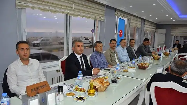 Kaymakam Atasoy muhtarlarla iftarda buluştu