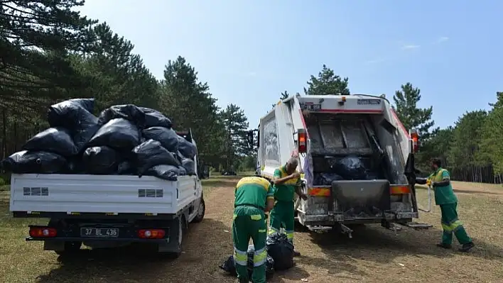 Kastamonu Belediyesi ekipleri mesire alanlarını temizledi