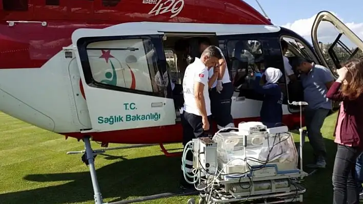 Ambulans helikopter bebek için havalandı