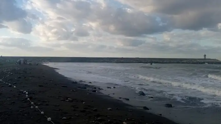 Kastamonu'da denizde giren iki kişi kayboldu