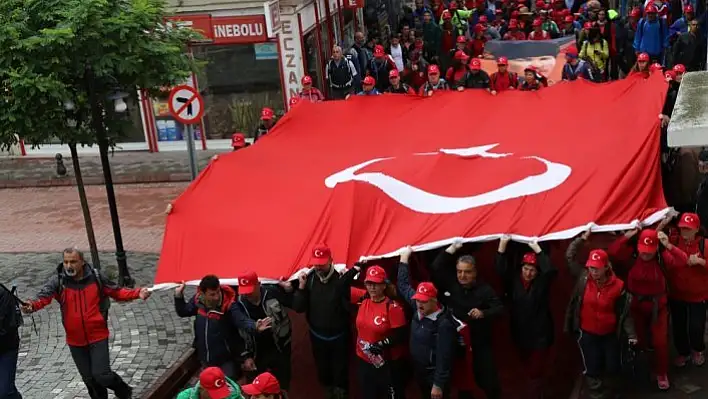 Atatürk ve İstiklal Yolu Yürüyüşü başladı