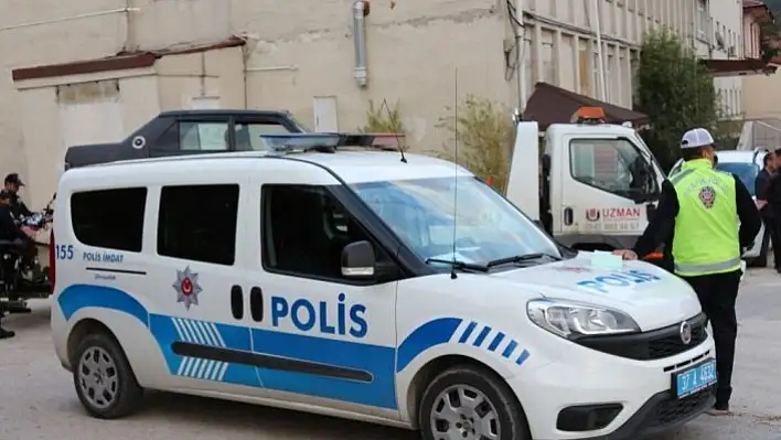 Polis ekiplerinden narkotik uygulaması