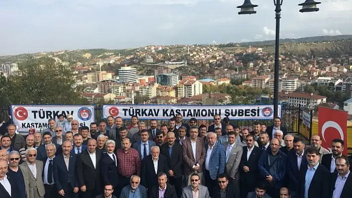 TÜRKAV'dan ışık saçan program