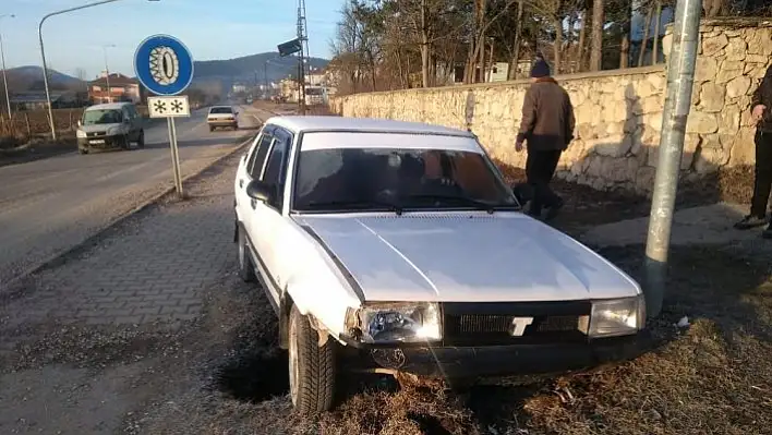 Yoldan çıkan otomobil, kanala uçtu