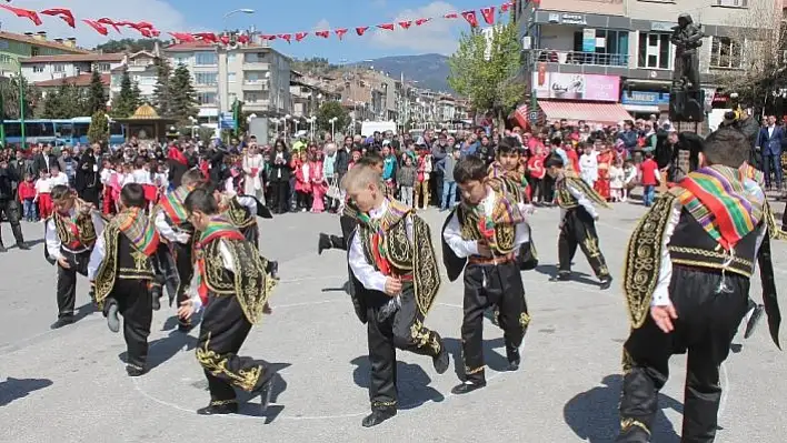 23 Nisan Tosya'da coşku ile kutlandı