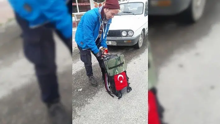 Tatar öğrenci otostopla Türkiye turunda