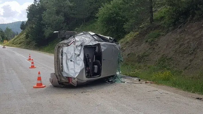 Kastamonu'da otomobil devrildi: 2 yaralı