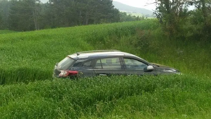 Kastamonu'da otomobil tarlaya uçtu: 5 yaralı