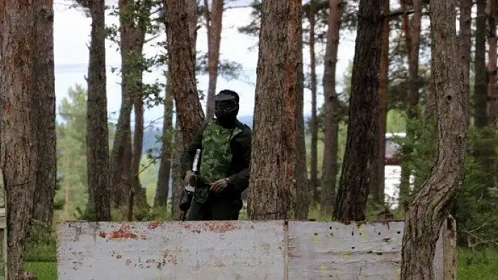 Gaziler paintball oynadı