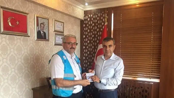 Kaymakam Atasoy kurbanını TDV'ye bağışladı