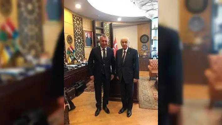 Bahçeli'den Kastamonu'ya köstekli saat hediyesi