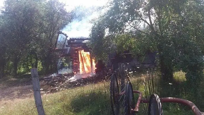 Daday'da samanlık yangını korkuttu