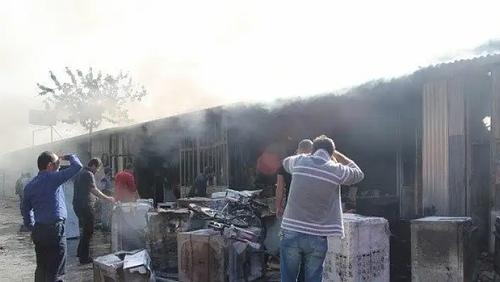 Kastamonu'da beyaz eşya deposunda yangın