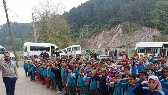 İlçedeki tüm öğrencilerden Mehmetçiğe selam