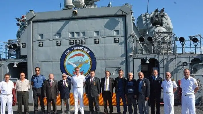 TCG Turgutreis Fırkateyni İnebolu'da