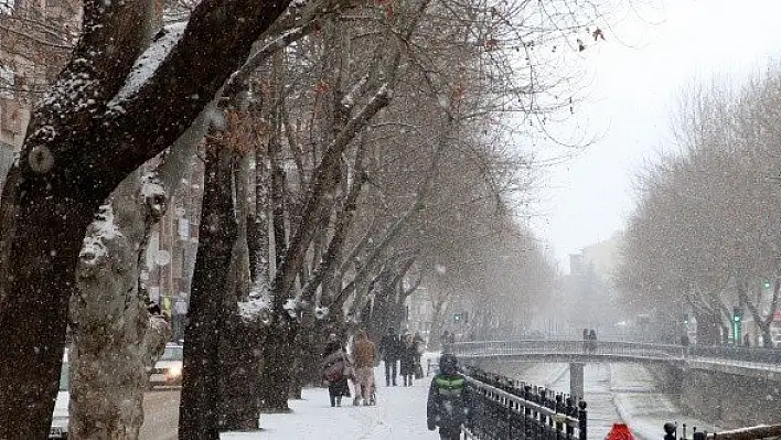 Kastamonu'da kar yağışı