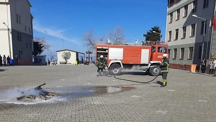 Çatalzeytin'deki okulda yangın tatbikatı