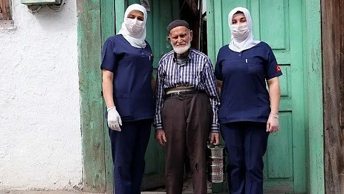 İhtiyaç sahiplerine bir restoran ve fırının desteğiyle ücretsiz yemek