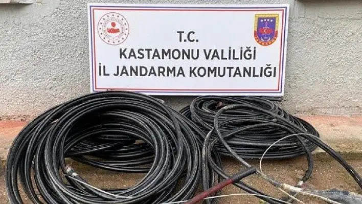 Kablo hırsızları suçüstü yakalandı